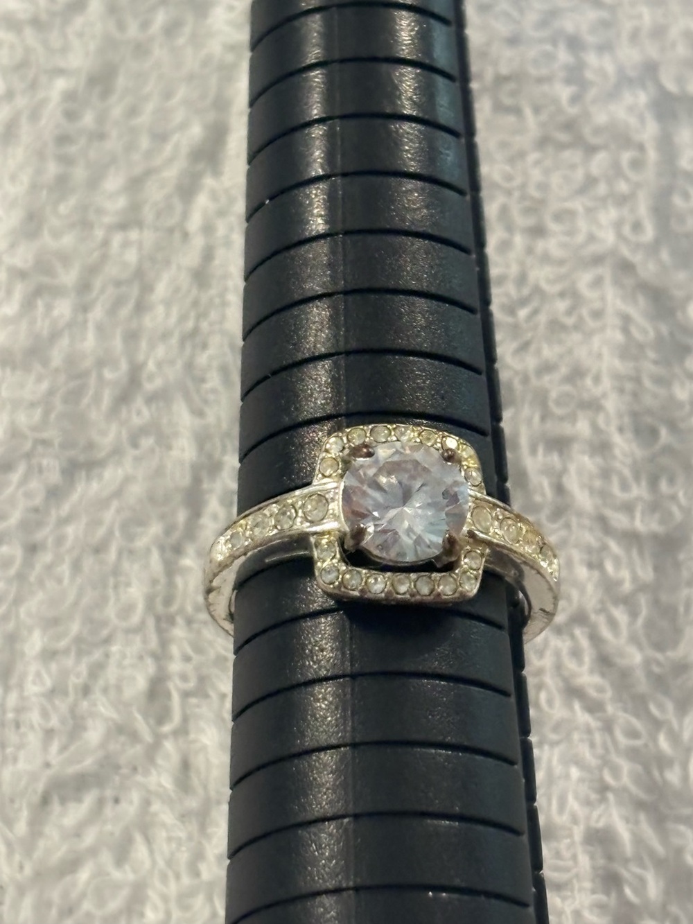 Women's Silver Ring within Clear Gemstone Sz 10